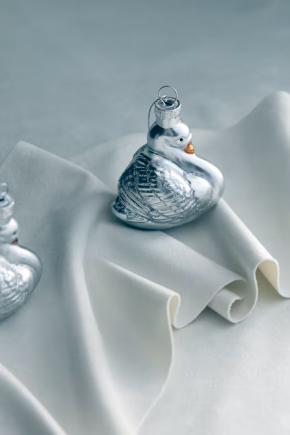 Рождественское украшение из стекла