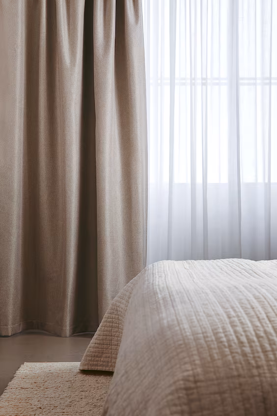 Набор из 1 плотного и длинного занавеса