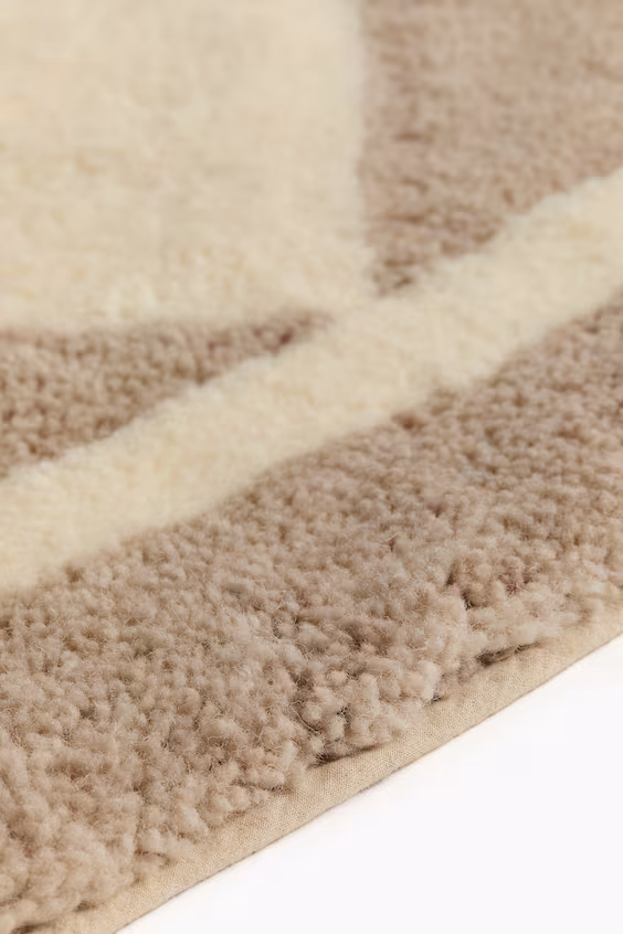 Ковер из шерсти с узором арлекин