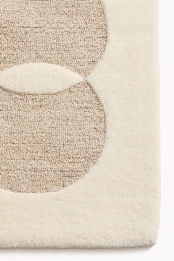 Ворсистый ковер из шерсти