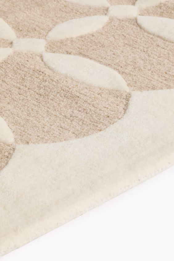 Ворсистый ковер из шерсти