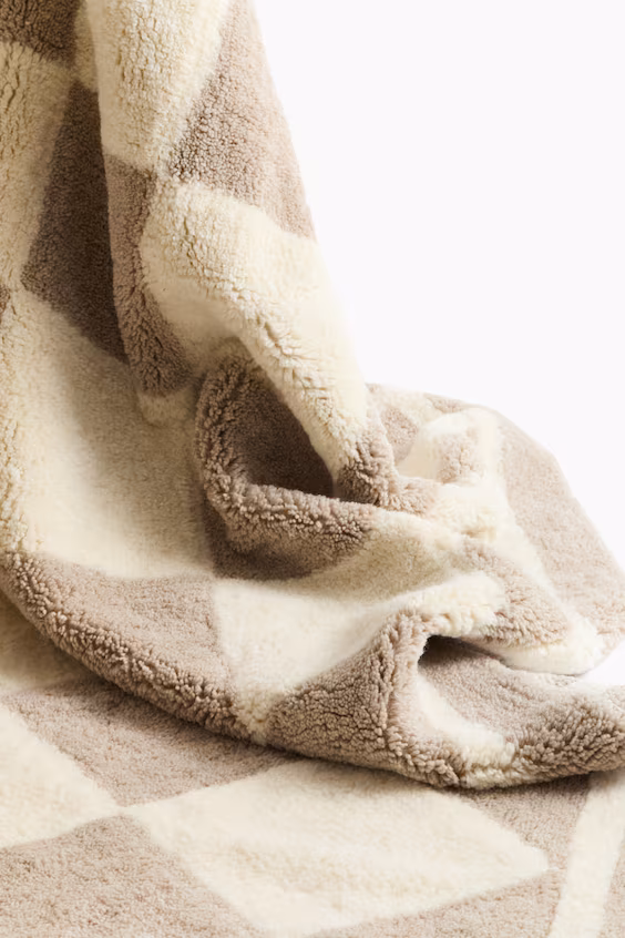 Ковер из шерсти с ромбовидным узором