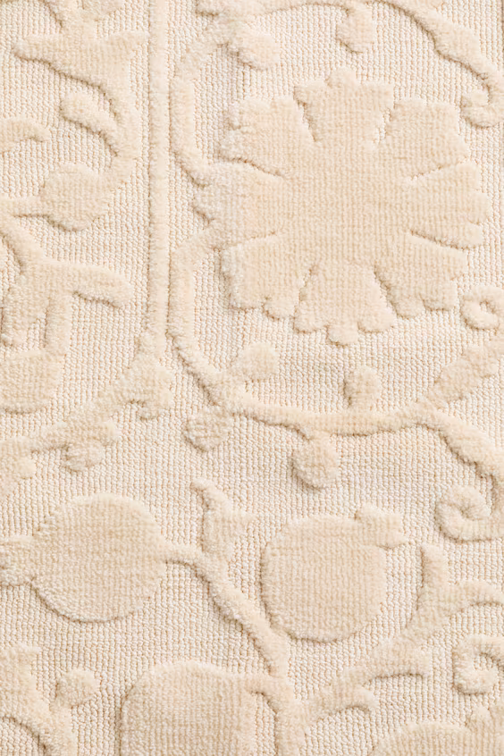 Большой ковер с узором