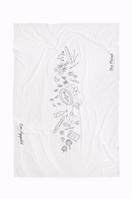 Вышитое полотенце на стол