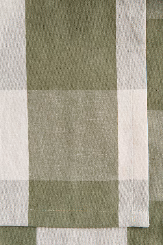 Покрывало на стол из смесового льна