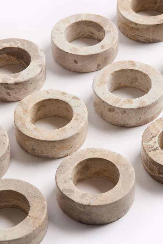 Набор из 4 мраморных кольца для салфеток