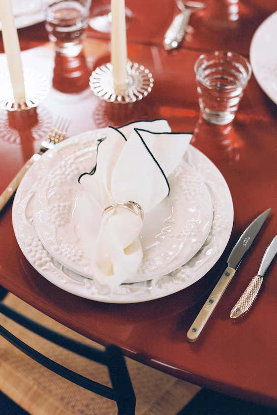 Серебристое кольцо для салфеток