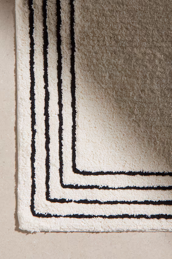 Объемный коврик для ванной комнаты