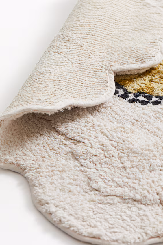 Коврик для ванной комнаты с объемным цветком