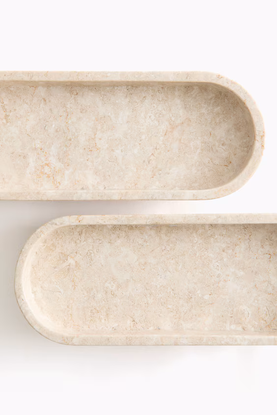 Овальная тарелка из мрамора