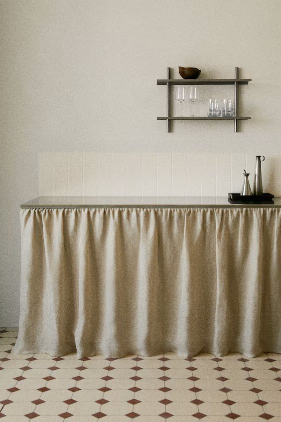 Настенная металлическая полка