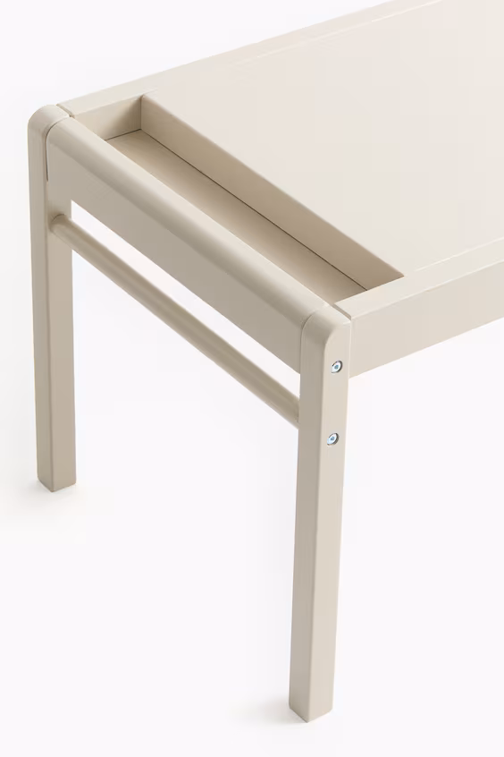 Детский письменный стол