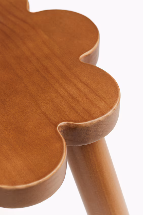 Деревянная скамейка