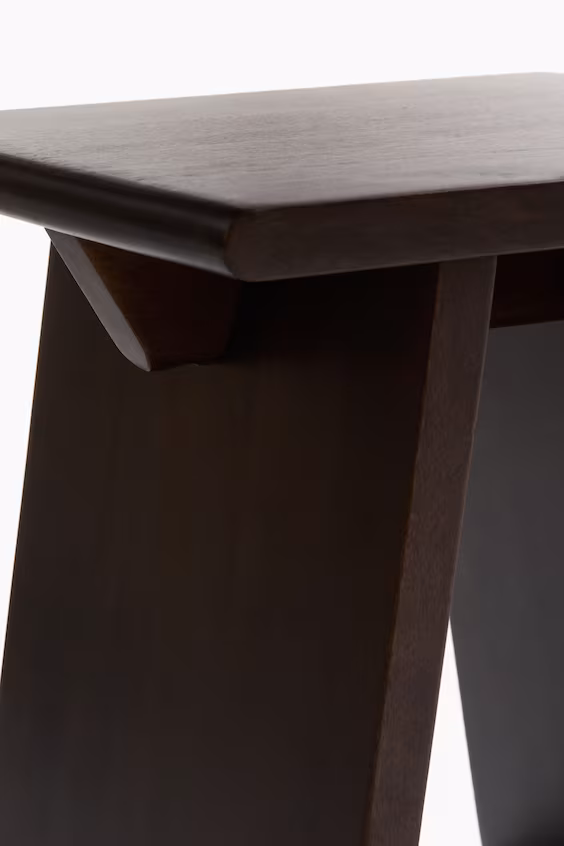 Деревянная скамейка из мангового дерева