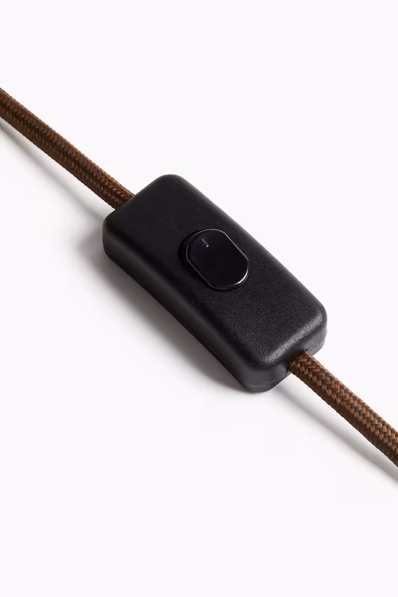 Металлическая настольная лампа