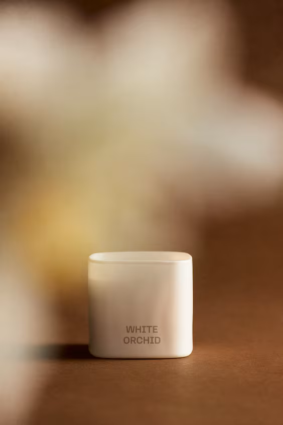 Ароматическая свеча в стеклянном контейнере