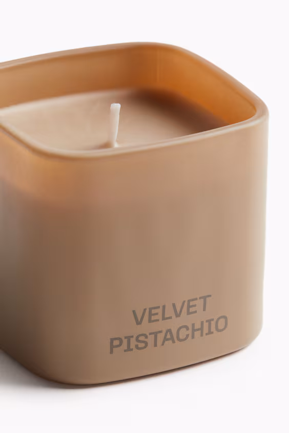 Ароматическая свеча в стеклянном контейнере