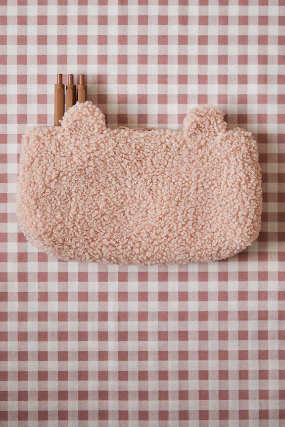 Футляр из мягкого ворсистого материала