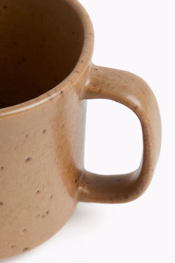Кружка из гресовой керамики с реактивной глазурью