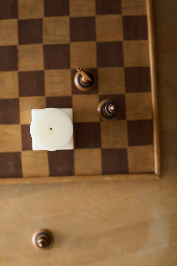 Свеча геометрической формы