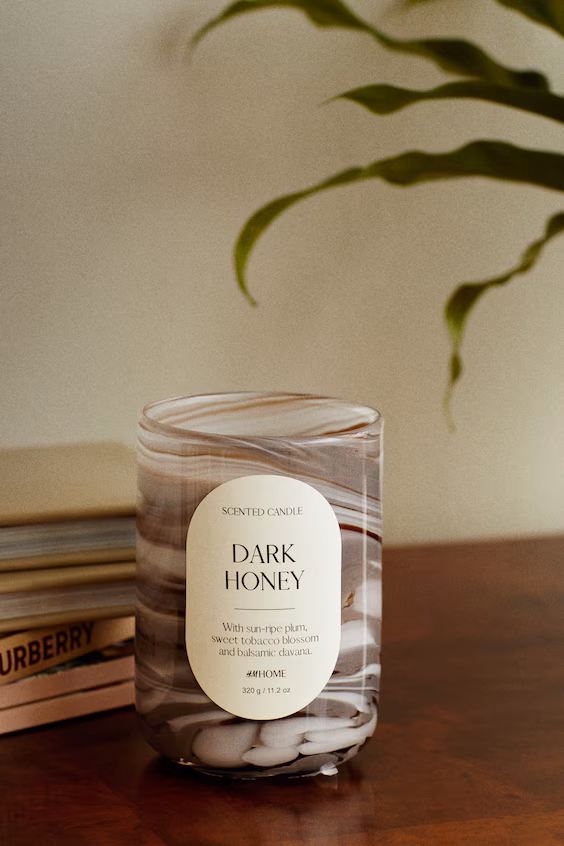 Душистая свеча в стеклянном контейнере