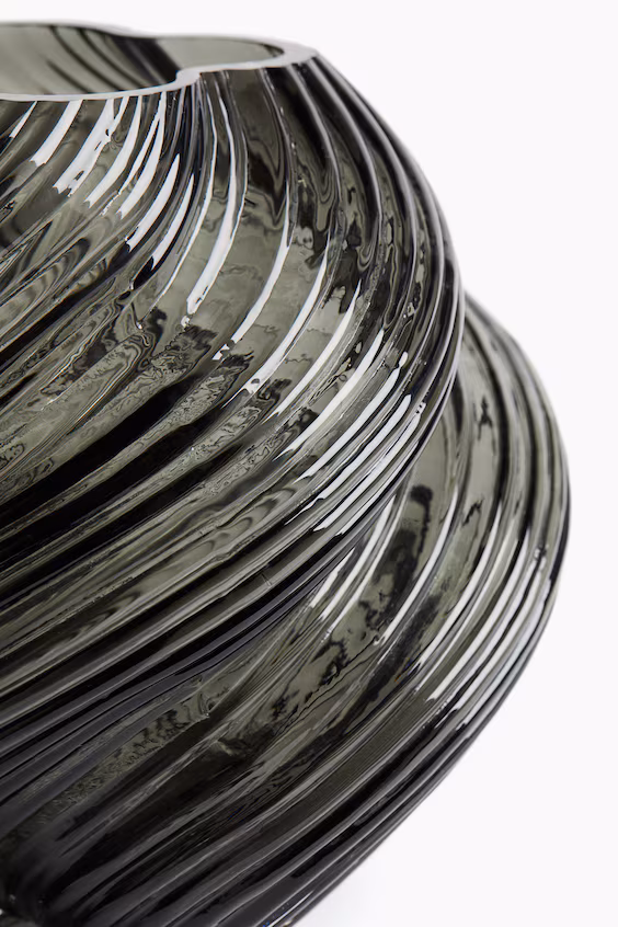 Ваза со спиральным узором