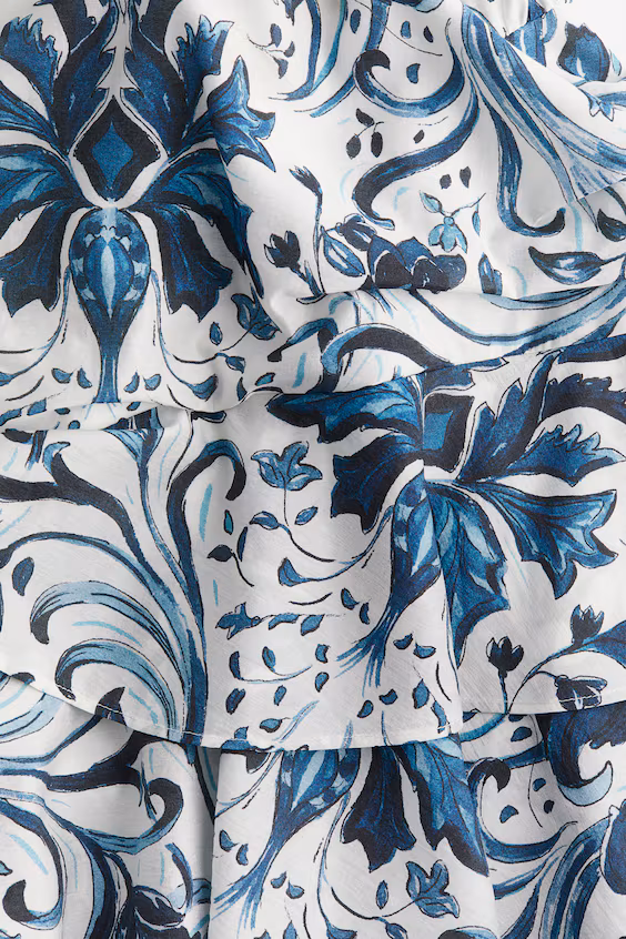 Платье с оборкой