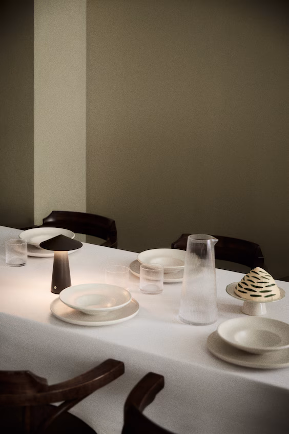 Подносной настольный фонарь с зарядкой