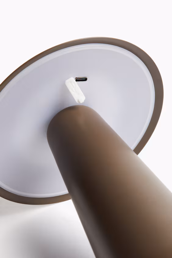 Подносной настольный фонарь с зарядкой