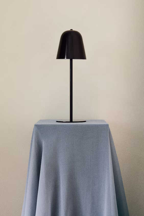 Перезаряжаемый настольный светильник