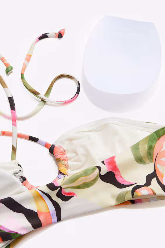 Топ бикини с поролоновыми чашечками на шею