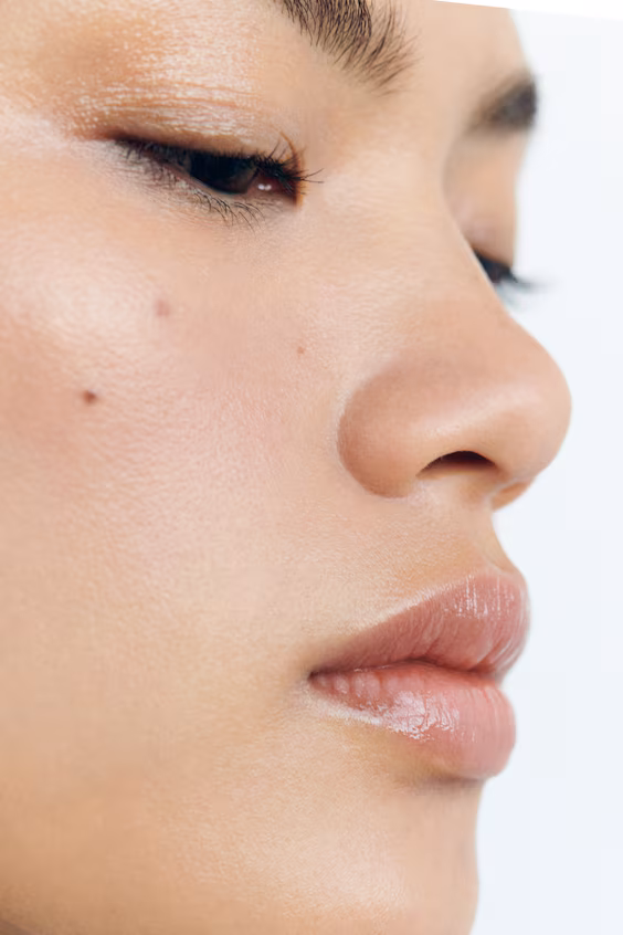 Стойкая тональная основа-стик bb