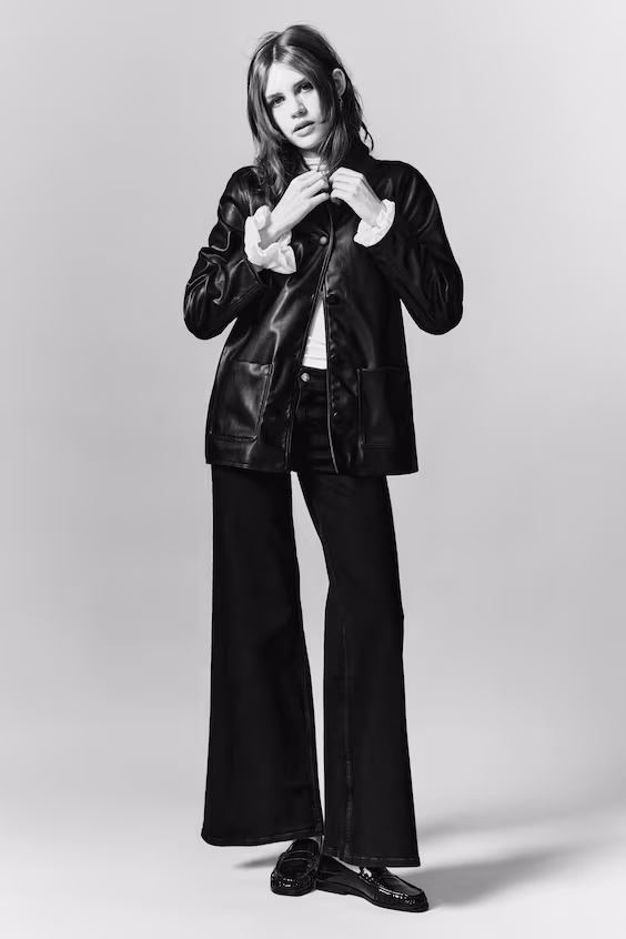 Пальто средней длины из ткани с покрытием