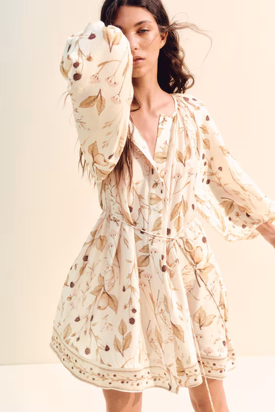 Платье оверсайз с поясом на завязке