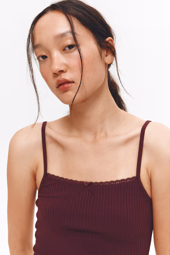 Топ-майка с кружевом