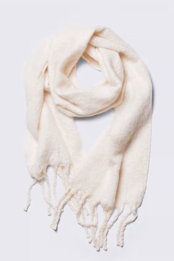 Толстый шарф с бахромой