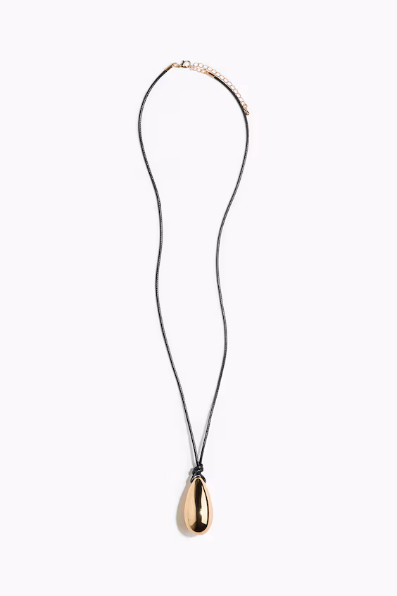 Колье с подвеской на шнурке