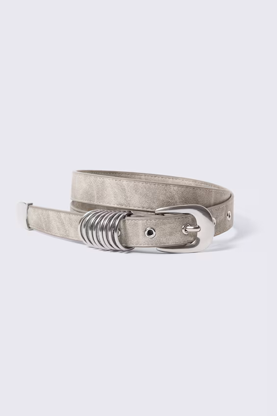 Ремень из экокожи с множеством кольцевых элементов d