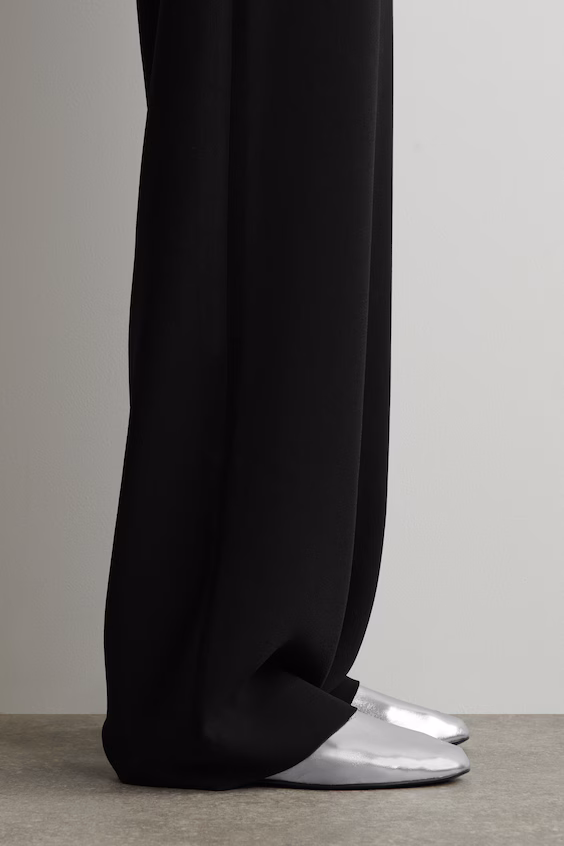 Минималистичные балетки из кожи