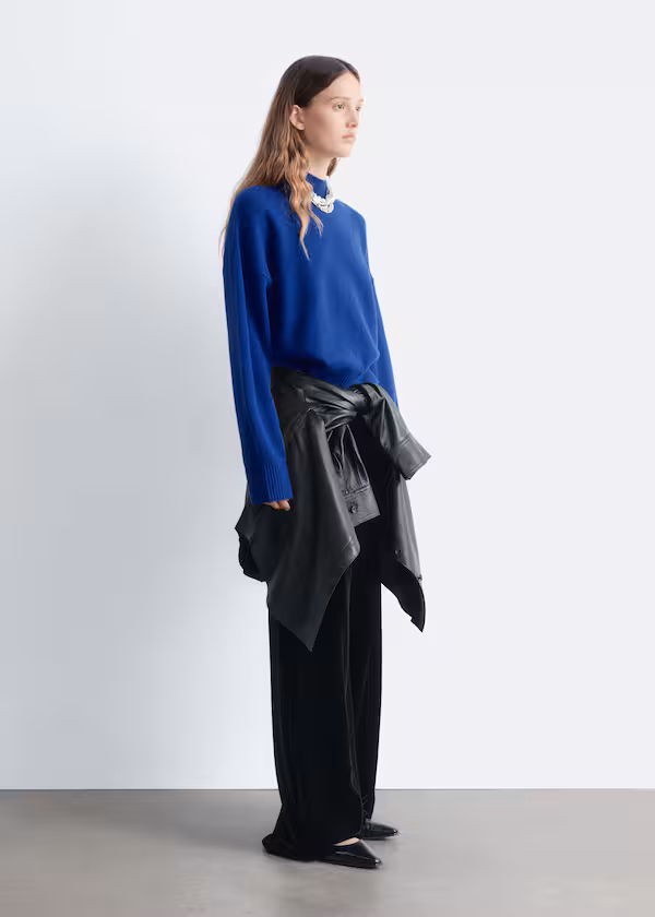 Свитер с высоким воротником