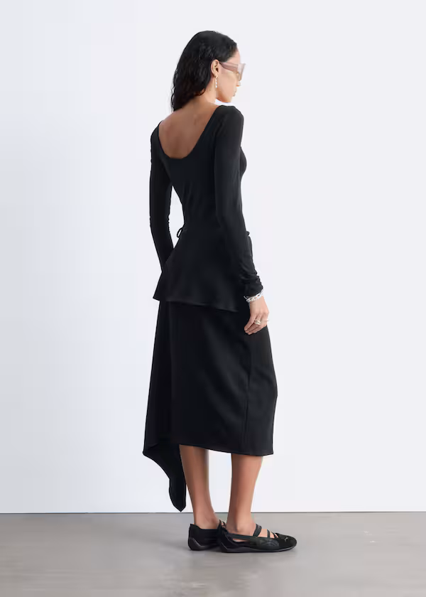 Свитер с длинным рукавом и круглым вырезом