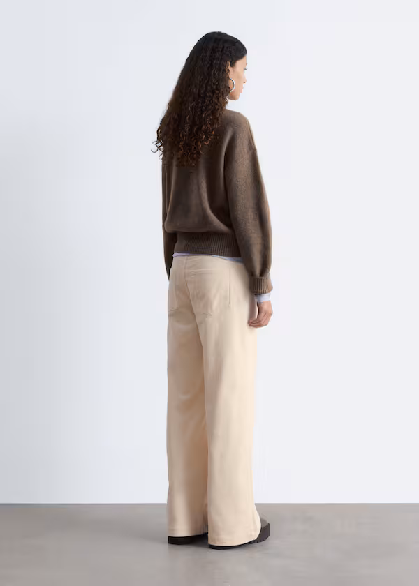 Джемпер с высоким воротником