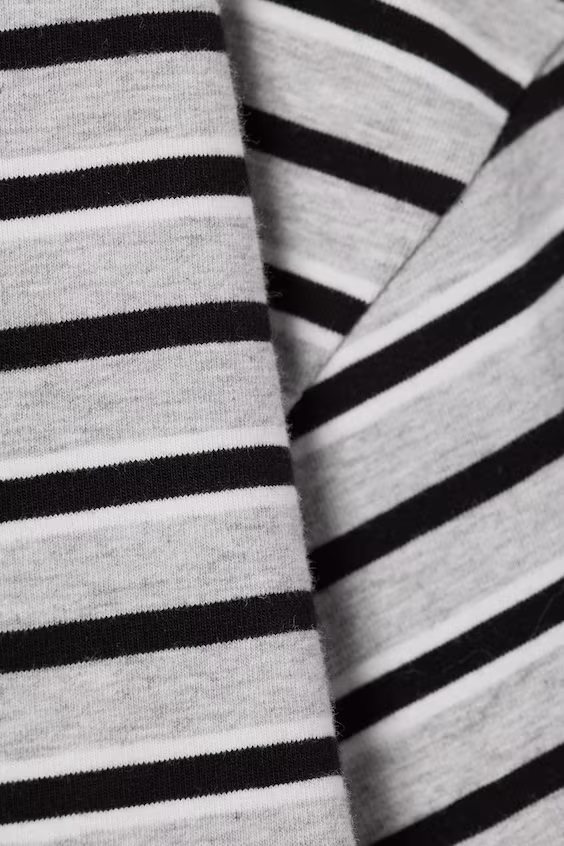 Футболка с длинным рукавом и складками