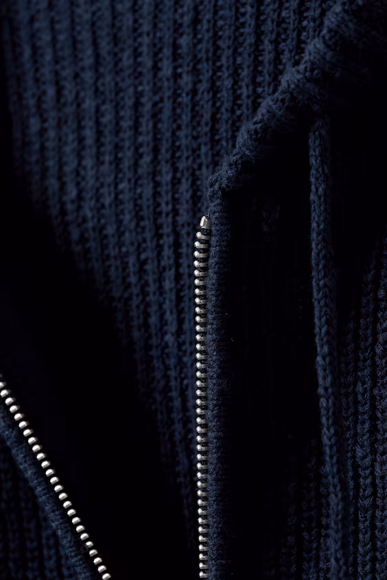 Худи со вставкой из рубчиковой ткани в полоску