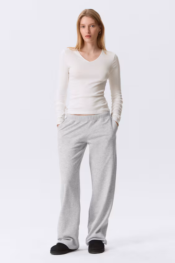 Облегающий топ с длинными рукавами и вырезом лодочкой