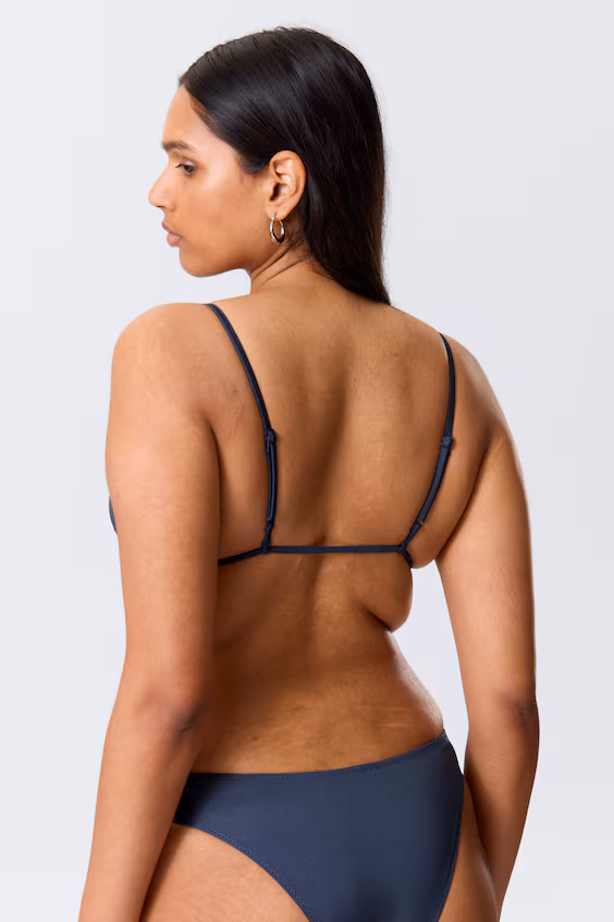 Треугольный верх бикини