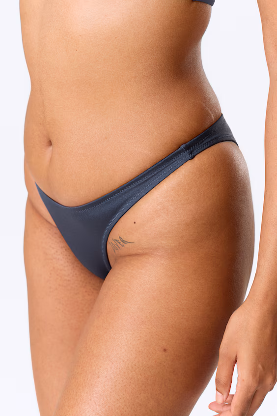 Бразильские бикини-трусы