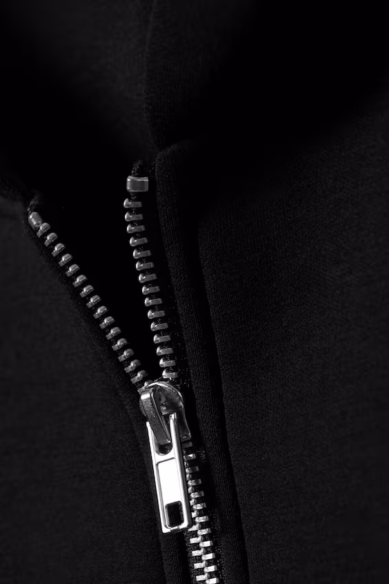 Оверсайз куртка с капюшоном и молнией