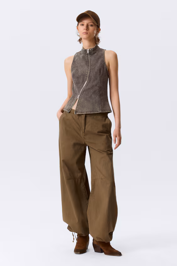 Топ без рукавов с застежкой на дугу