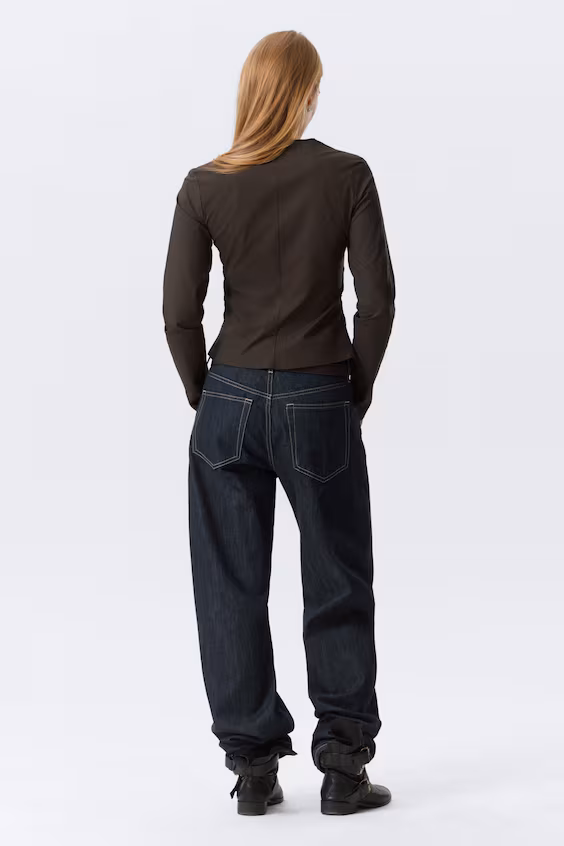 Топ с молнией и декольте лодочкой